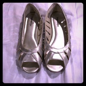 Girls size 3 silver dress shoes